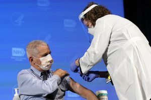 Trump yakuyeho abashinzwe umutekano w’umujyanama we kuri COVID-19&hellip;