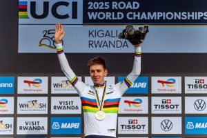 Pogacar yambitswe jersey y’isi uko ISIGANWA ry’amagare ry’uyu&hellip;