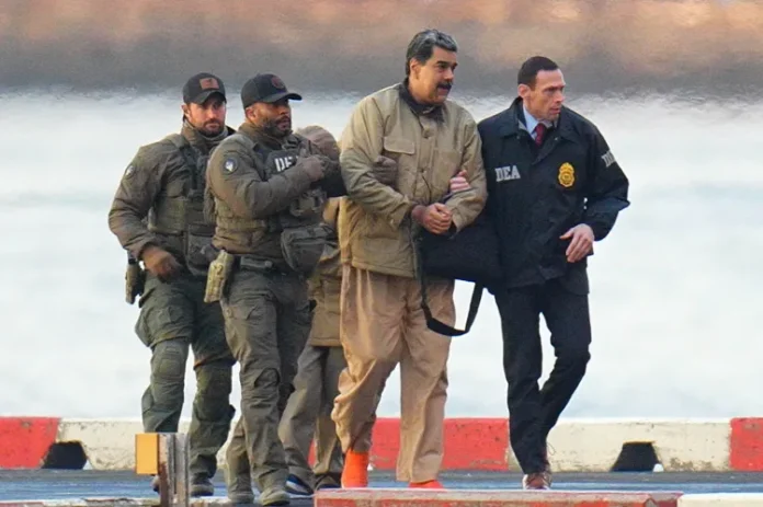 Perezida Donald Trump yavuze ko Leta Zunze Ubumwe za Amerika yakoresheje intwaro idasanzwe (Discombobulator) mu gitero cyo gufata Nicolás Maduro muri Venezuela. Perezida Donald Trump yavuze ko Leta Zunze Ubumwe za Amerika yakoresheje intwaro idasanzwe (Discombobulator) mu gitero cyo gufata Nicolás Maduro muri Venezuela.