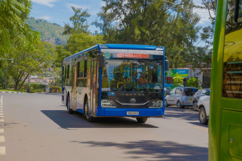 Bisi zitwara abagenzi mu Mujyi wa Kigali